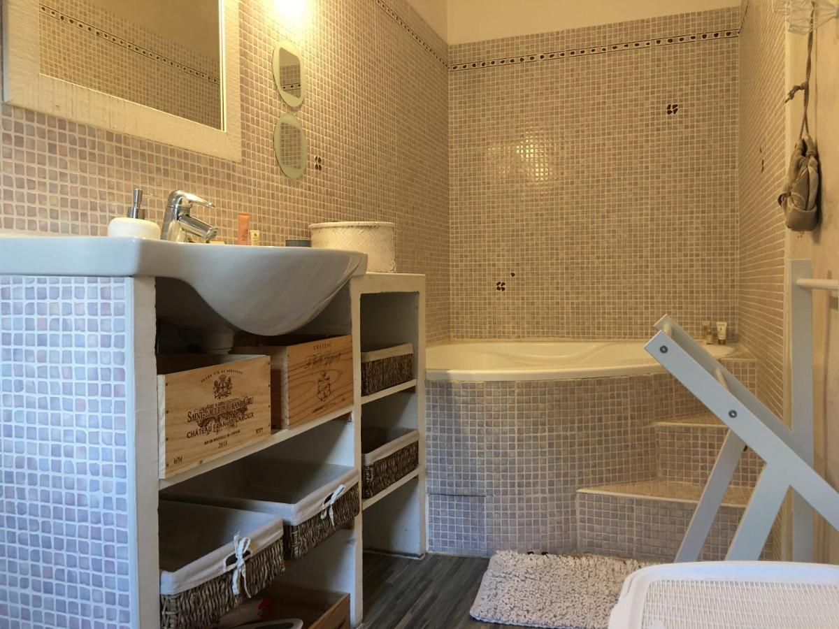Le Baratier - Demeure De Charme Sauna & Piscine Calvisson Exteriör bild
